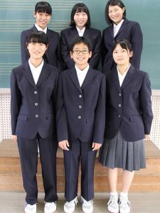 市立中学校の演劇部員６人